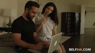 Slutty brunetė poreikius didelis gaidys ruožas jos pūlingas