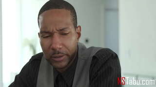 Ebony Ente Quere Papá Para Trata-La Como Unha Dama