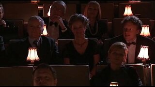 סיליאַ דזשאָנעס - לעסביאַן - פּראָסט ווייַזן מיט אַ פלאַש און אַ baseballbat