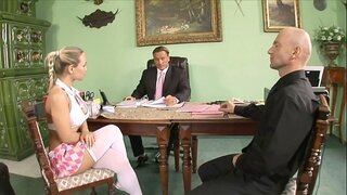 Дві похотливі вчителі покарали непослухну студентку Міа Леон з великими грудьми Дві похотливі вчителі покарали непослухну студентку Міа Леон з великими грудьми