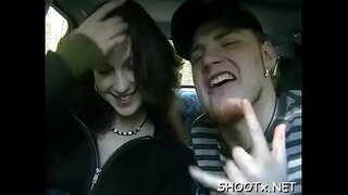 شوقین جوڑے کی طرح یہ بھٹک