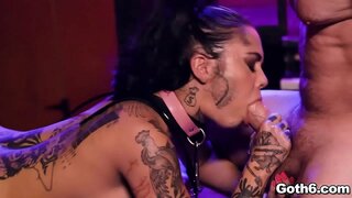 شہوانی ، شہوت انگیز brunette slut Genevieve Sinn ایک مقعد ہو جاتا ہے